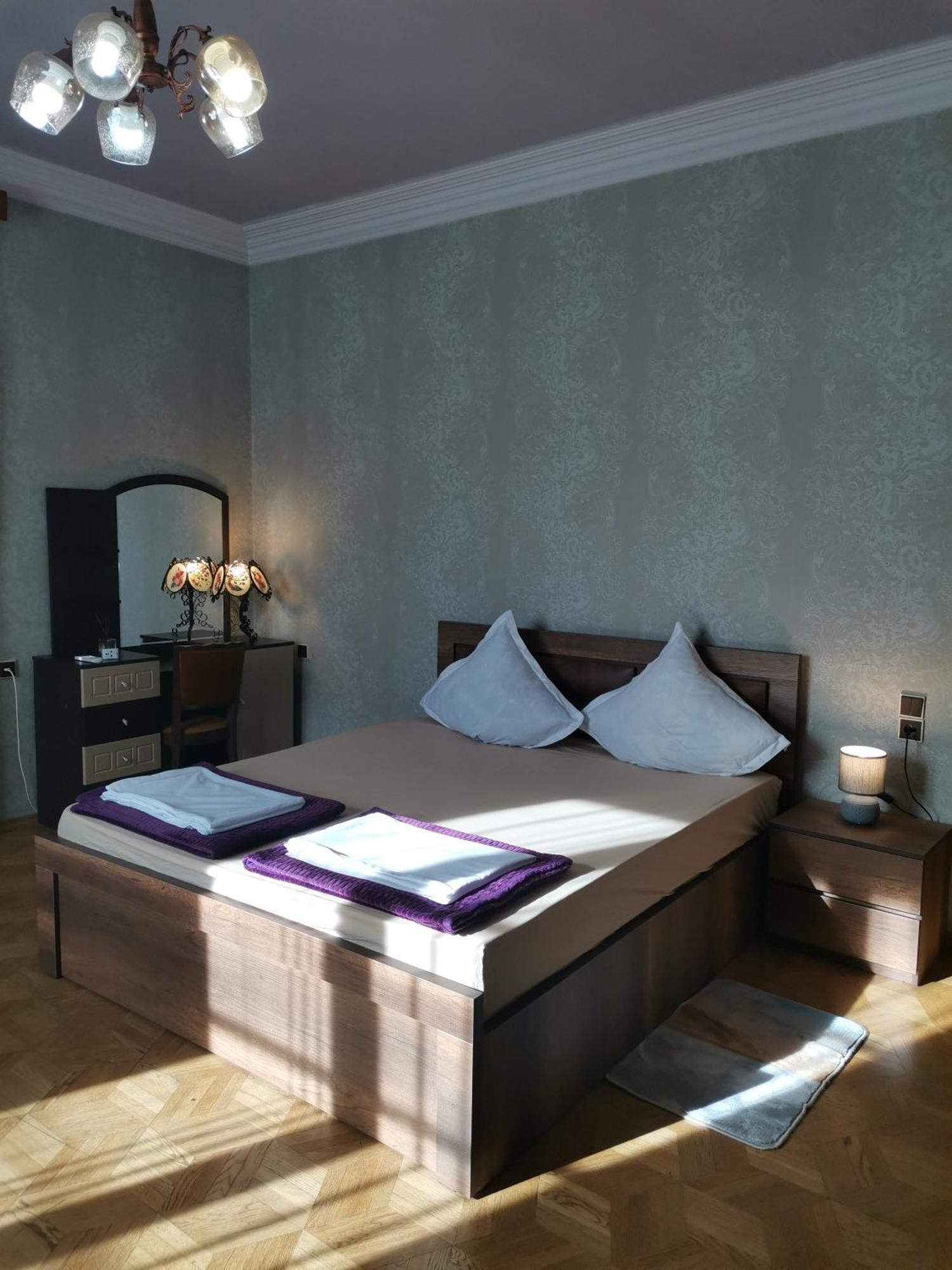 European Backpackers 欧洲背包客&大厨房 Hostel Tbilisi Bagian luar foto