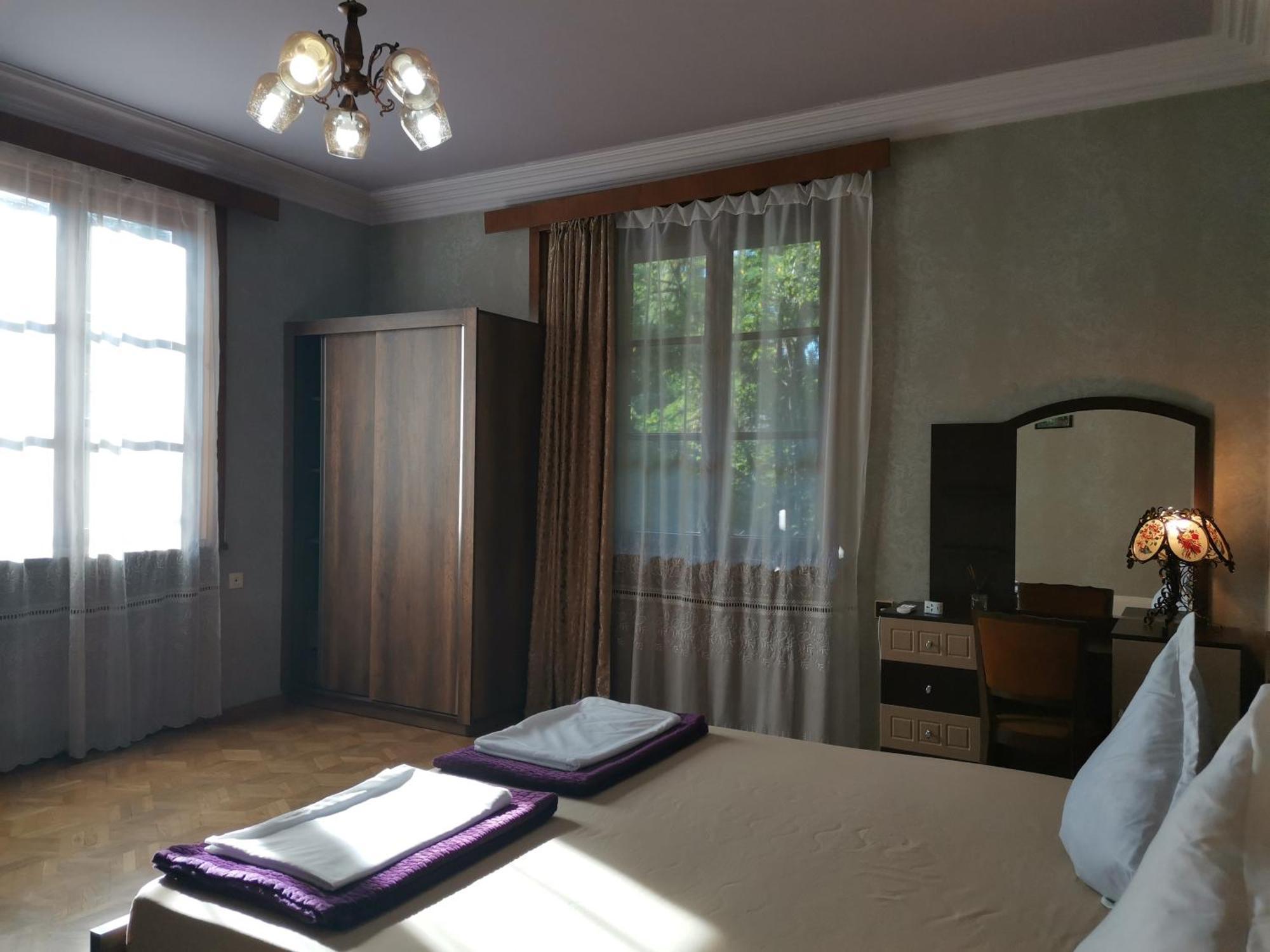 European Backpackers 欧洲背包客&大厨房 Hostel Tbilisi Bagian luar foto