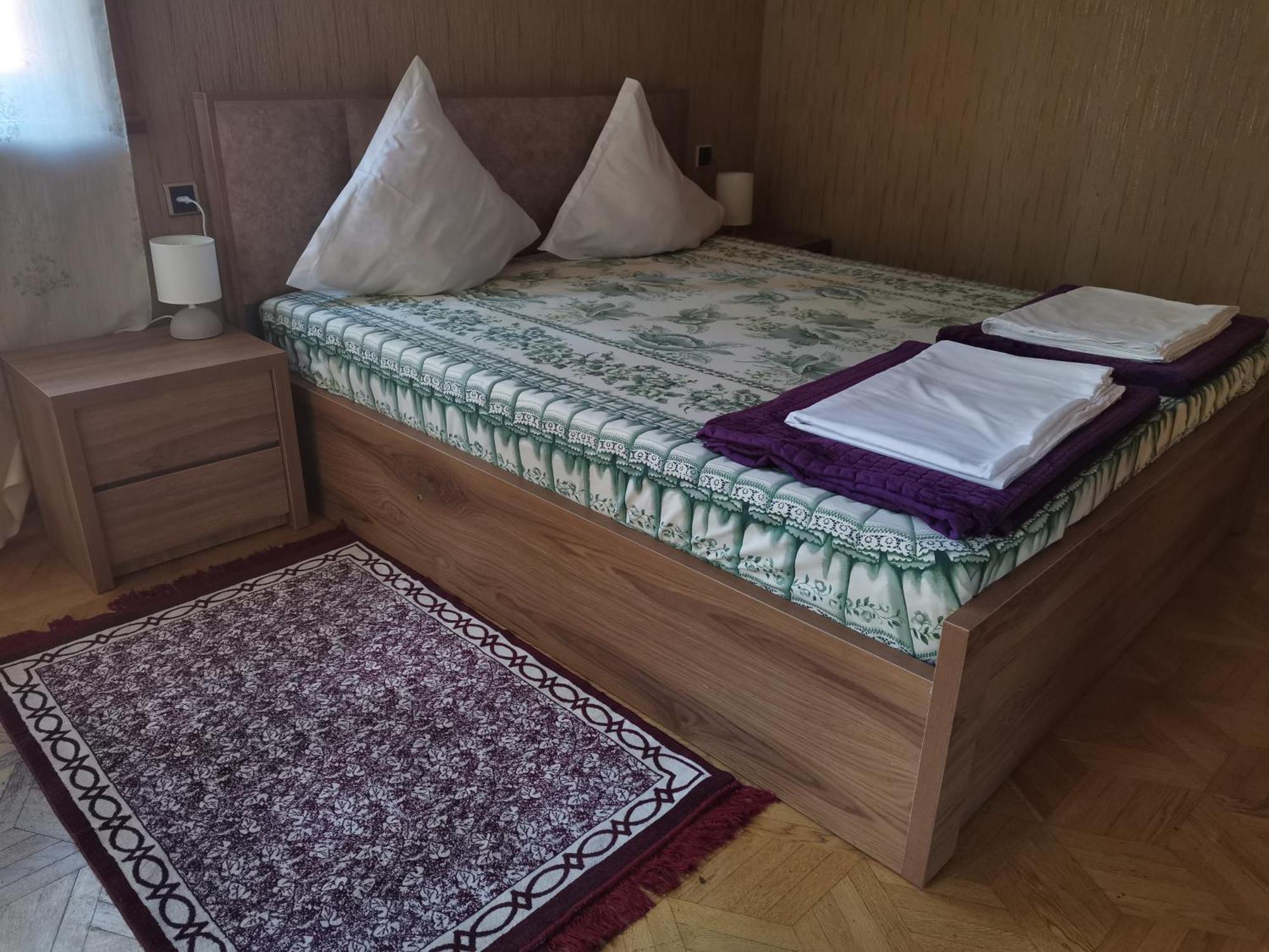 European Backpackers 欧洲背包客&大厨房 Hostel Tbilisi Bagian luar foto