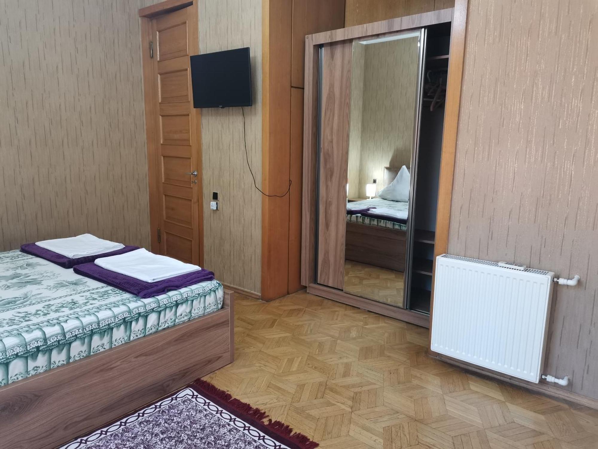 European Backpackers 欧洲背包客&大厨房 Hostel Tbilisi Bagian luar foto